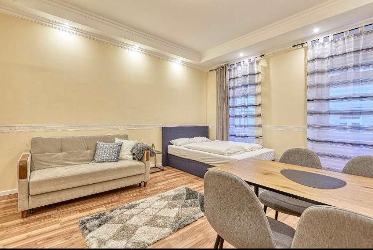 Ferienwohnung Lovely Airbnb Near Schoenbrunn Wien Exterior foto